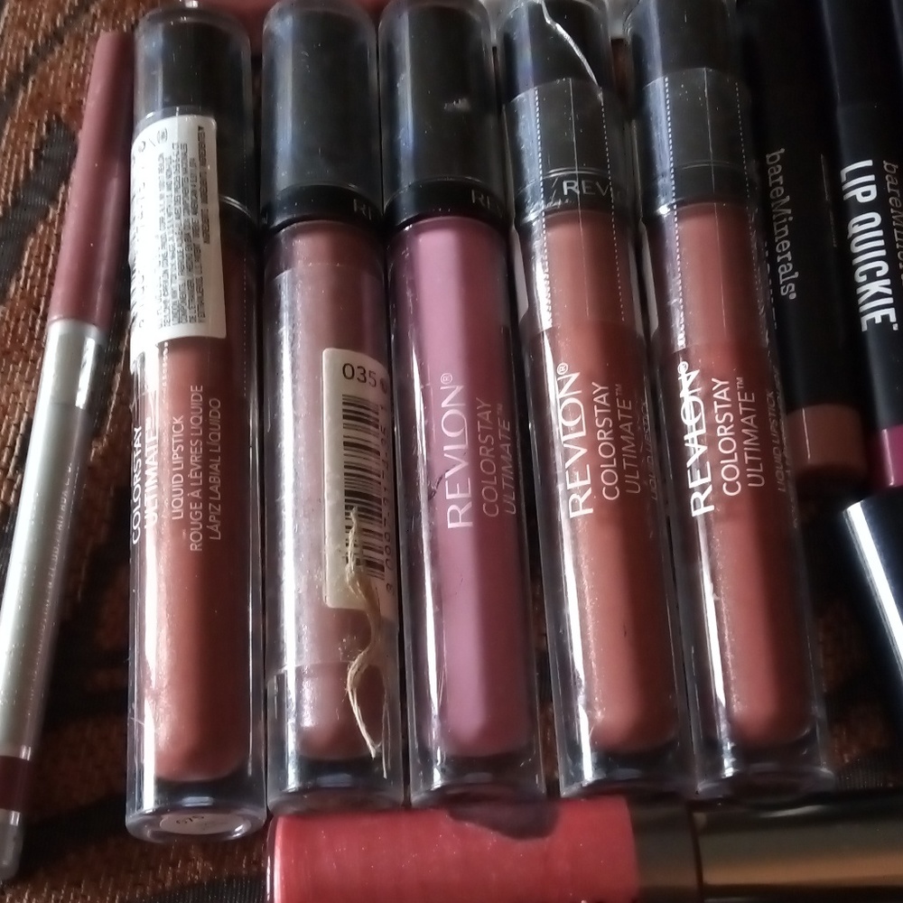 Makeup - Picture 2 of 5